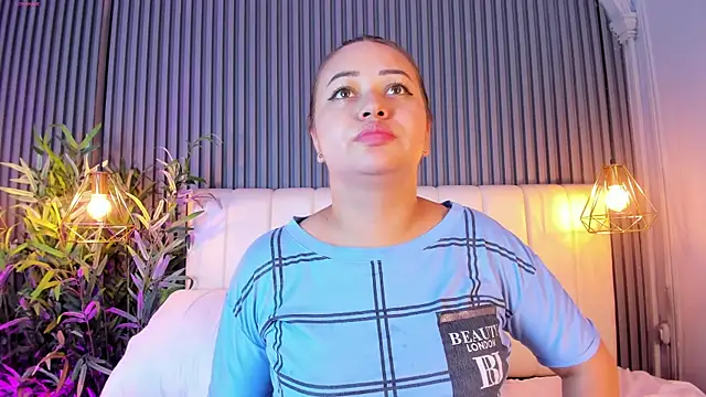 Chat +18 de AnaisClark ao vivo
