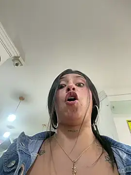 LilacNoir Chat XXX in diretta