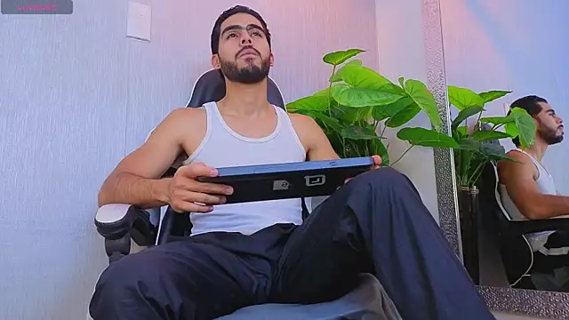 Markos_Miles Live XXX-chat