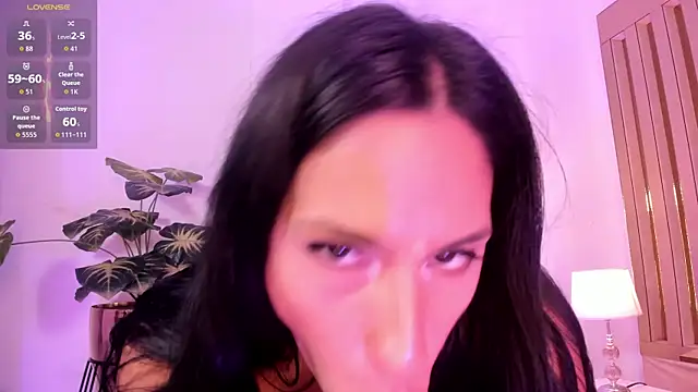 NinaBloom_ লাইভ XXX চ্যাট