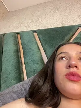 aly_16's Live XXX Chat