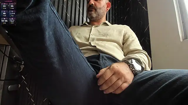Hairy_Dad86's Live XXX Chat