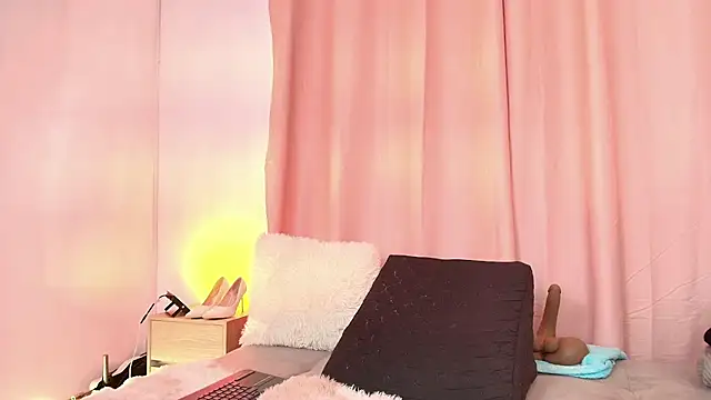 XXX chat uživo modela JulietaReyess