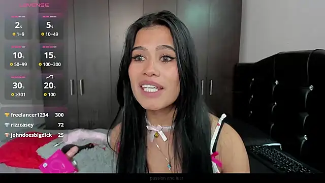 XXX chat uživo modela LatinaQueen23