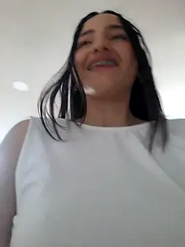 Naty_wet_17's Live XXX Chat