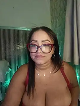 XXX chat uživo modela Yameil