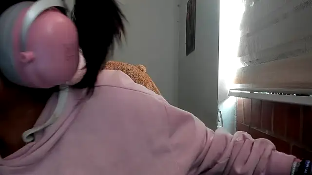 XXX chat uživo modela Shaddycute_