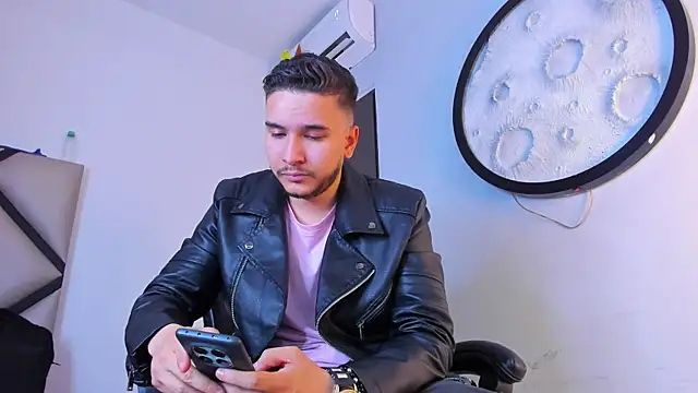mike_257 – Naživo XXX chat