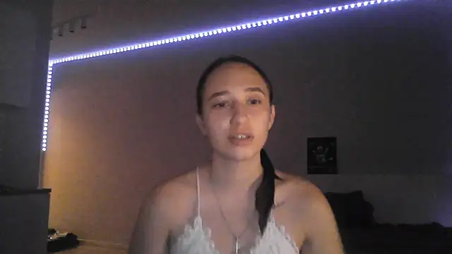 XXX chat uživo modela DarkMirel