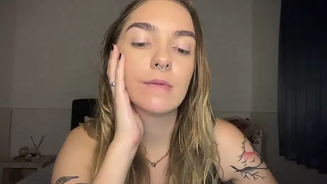 XXX chat uživo modela RoxyWet