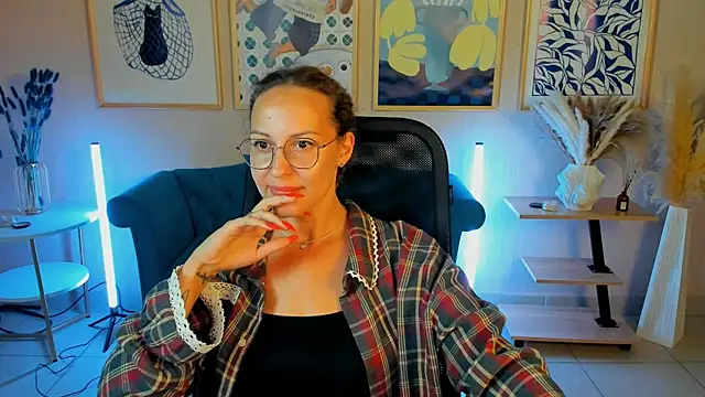 XXX chat uživo modela Charlotte_Hudson