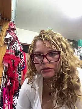 ROSALIASSHOP XXX чат на живо