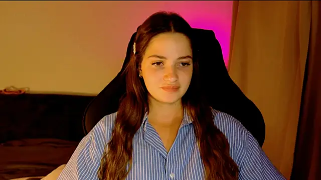 XXX chat uživo modela KiraVair