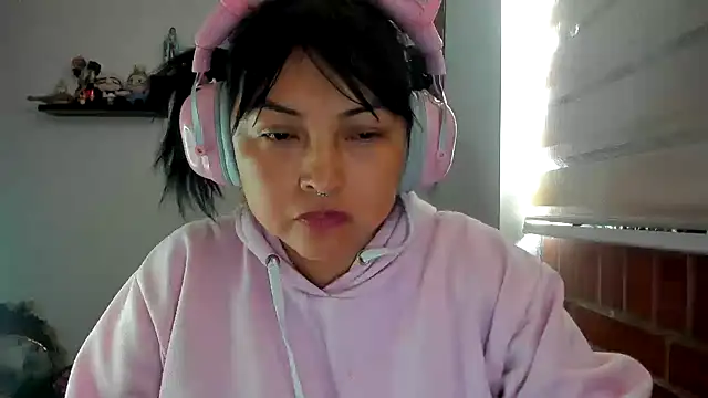 XXX chat uživo modela Shaddycute_
