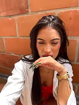 XXX chat uživo modela MystiqueXXX