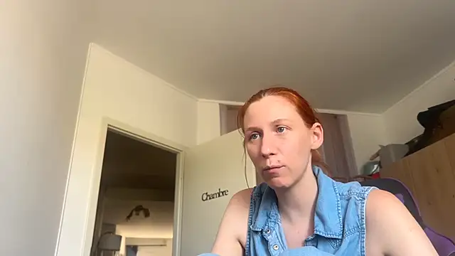 XXX chat uživo modela Caliiie-of