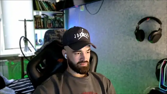 _Serious_Man Chat XXX live