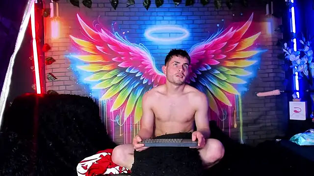 Adonibaskerville4 élő XXX-chatje