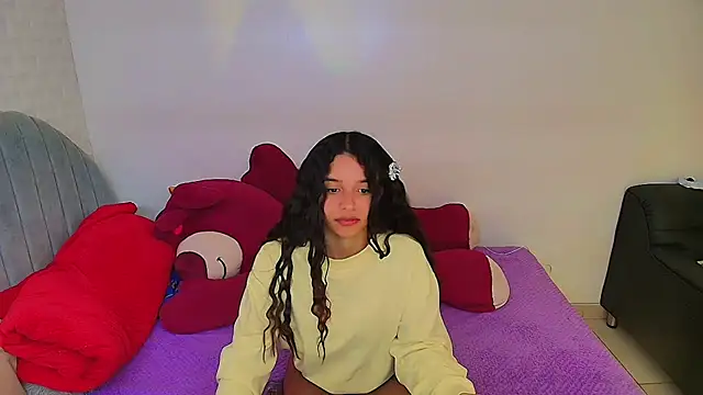 charlotte_0309 Adlı Modelin Canlı XXX Sohbeti