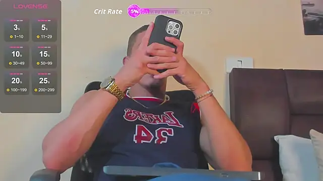 XXX chat uživo modela MikeRoss7777