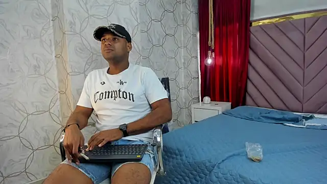 OverSmith Live XXX Chat