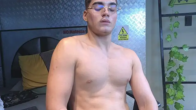 ThiagoFox XXX чат на живо