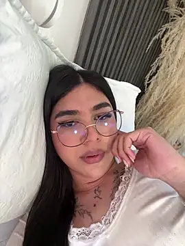 Chat +18 de RoseCassie ao vivo