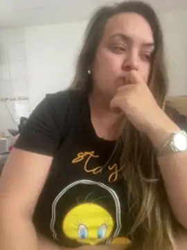 Chat +18 de Tata0807 ao vivo