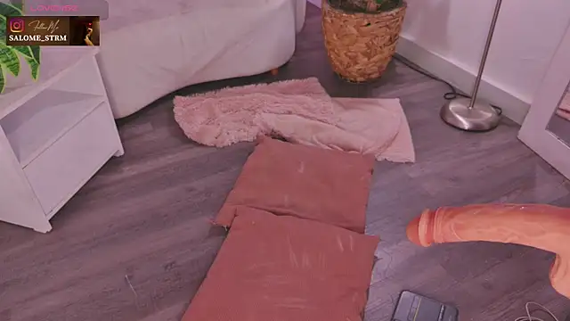 Živý XXX chat SalomeStorm_