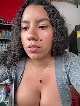 Онлайн чат XXX serena_willow