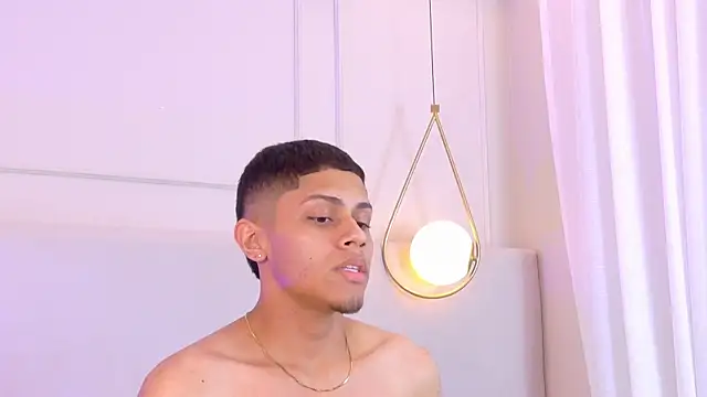 Chatroom XXX en direct de EthanCarter__
