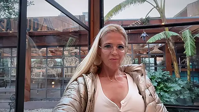 Reyna63 Chat XXX live