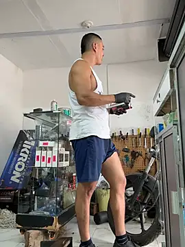 Paul22cm- live XXX chat