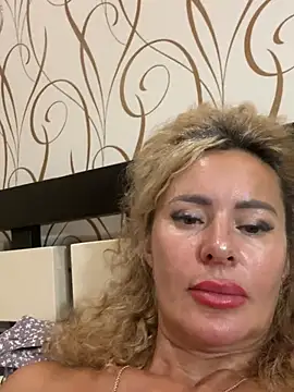 Tania201243 Live XXX-chat