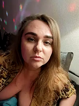 Juicy_PeachLux Chat XXX live
