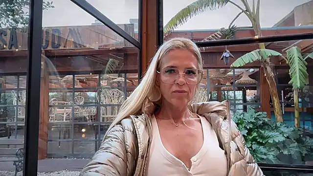 Chat XXX en directo de Reyna63