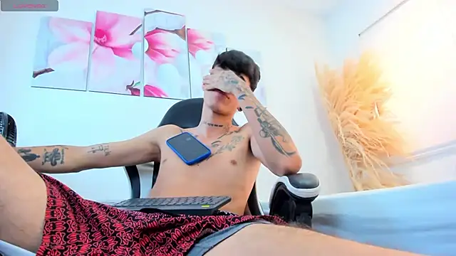 Tommy_valverde's Live XXX Chat
