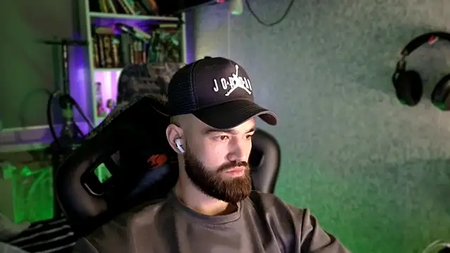 _Serious_Man live XXX chat