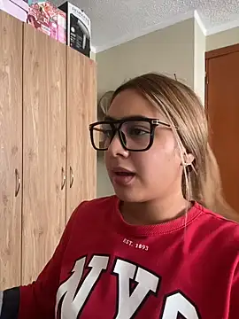 Chat +18 de Miabonnett_ ao vivo
