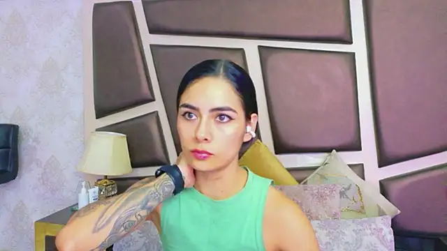 צ'אט XXX בשידור חי של NicoleEsposito