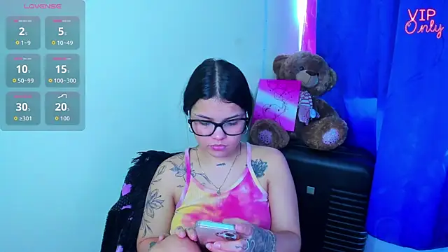 צ'אט XXX בשידור חי של angelina_77