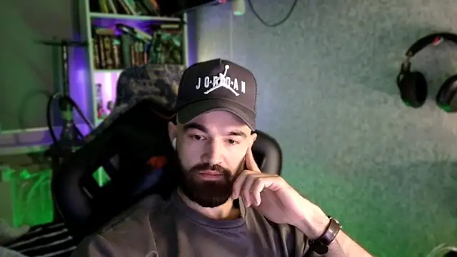 XXX chat uživo modela _Serious_Man