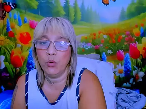 indianroxy's Live XXX Chat