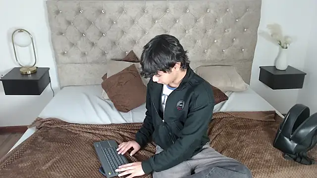 SparkRivers' Live XXX Chat