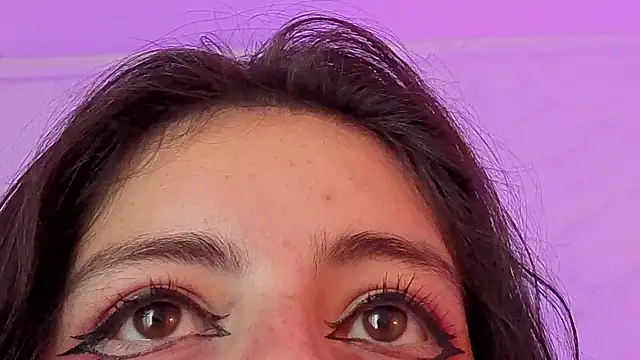 XXX chat uživo modela moon_winy