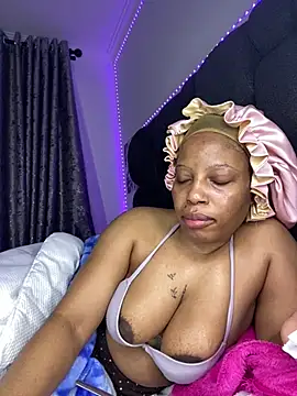 XXX chat uživo modela RainBougie