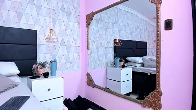 XXX chat uživo modela MarckThompsonn