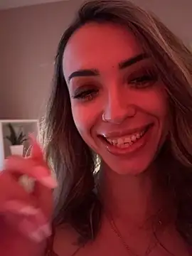 Chat XXX en directo de Tiny-Mimi