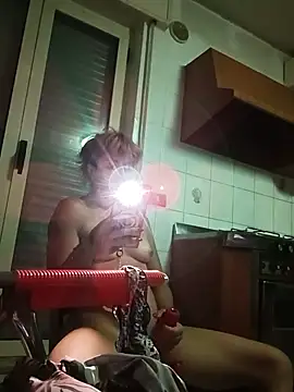 Chat +18 de Annarella_Pika ao vivo