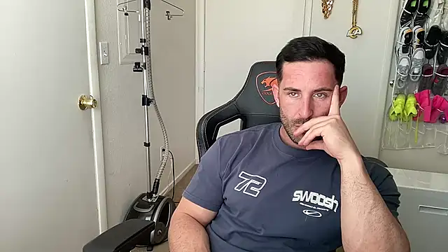 brettmycles28 라이브 XXX 채팅